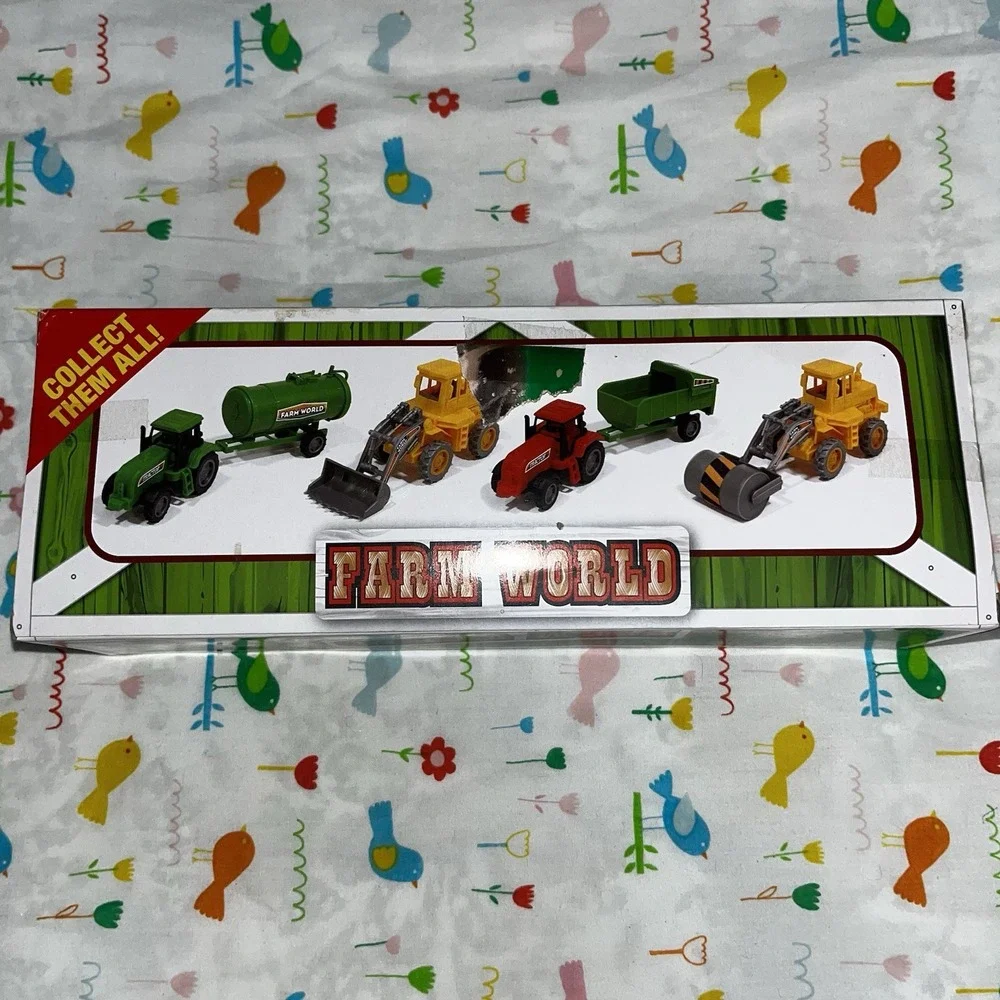 Farm World Tractor‎ & Pull Behind Tanker NIB